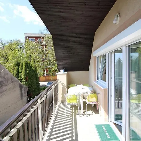 Magdalena Apartmanhaz *