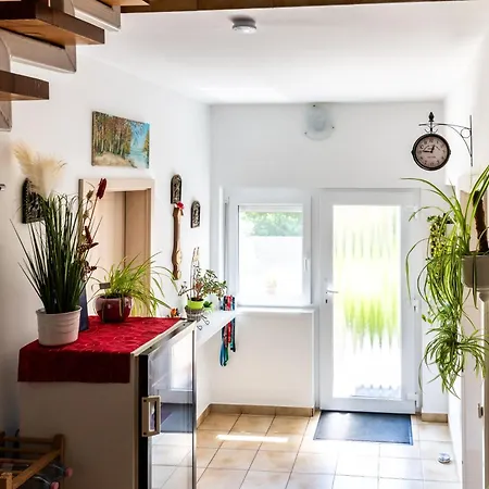 Проживание в семье Magdalena Apartmanhaz *
