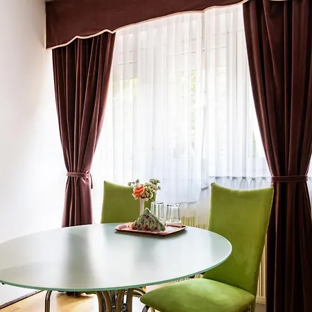 Magdalena Apartmanhaz Homestay Keszthely